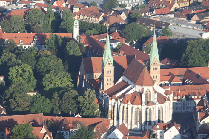 Augsburger Dom aus der Luft
